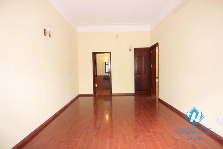 Spacious swimming pool house for rent in Tay Ho